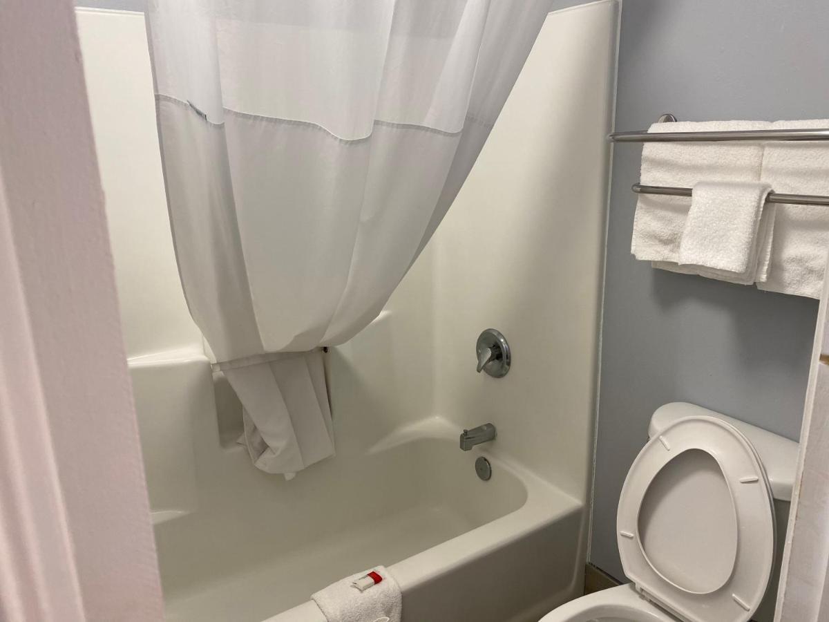 Baymont By Wyndham Albany At Albany Mall Екстериор снимка